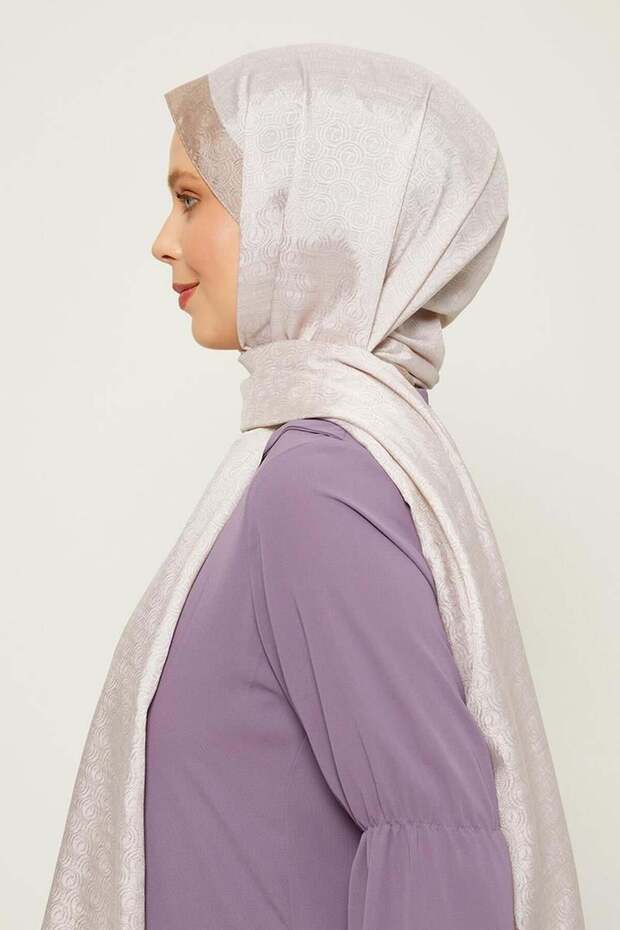 شال مونوغرام بنمط حلقة بيج - 2