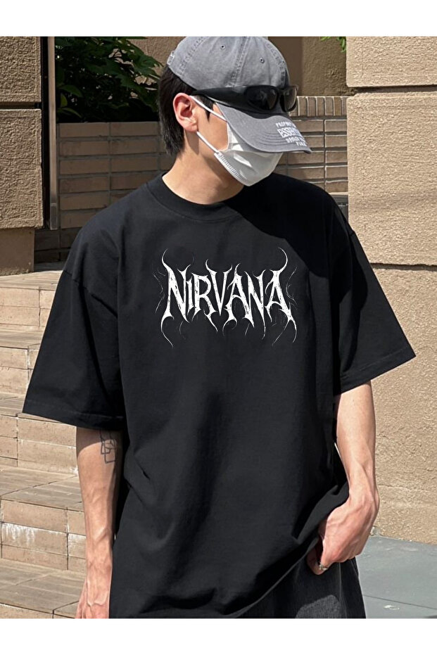 تي شيرت أسود كبير الحجم للجنسين من NIRVANA