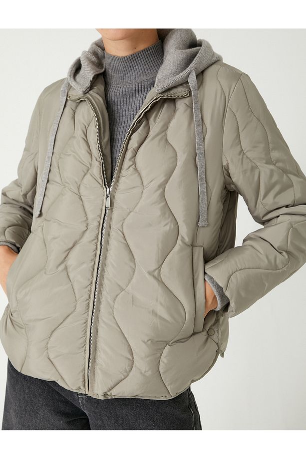 Regular Fit Cepli Fermuarlı Çıkarılabilir Triko Kapüşonlu Kapitone Mont - 5