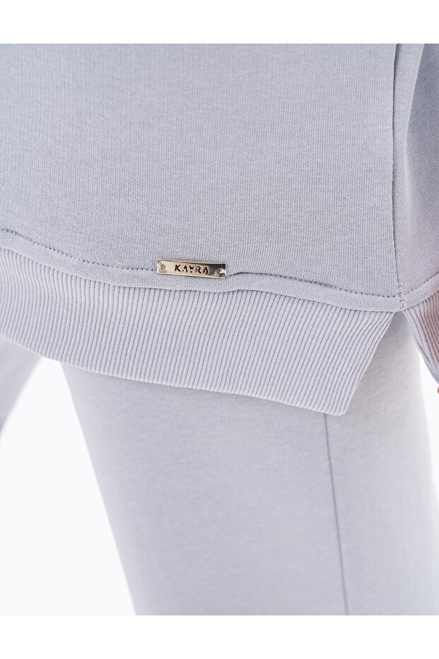 سويت شيرت رمادي برقبة دائرية 3 خيوط - 8