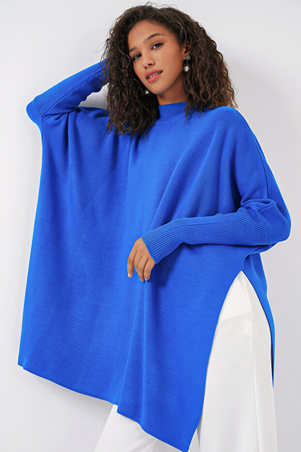 15783 Slit Poncho Sweater - A.cobalt blue