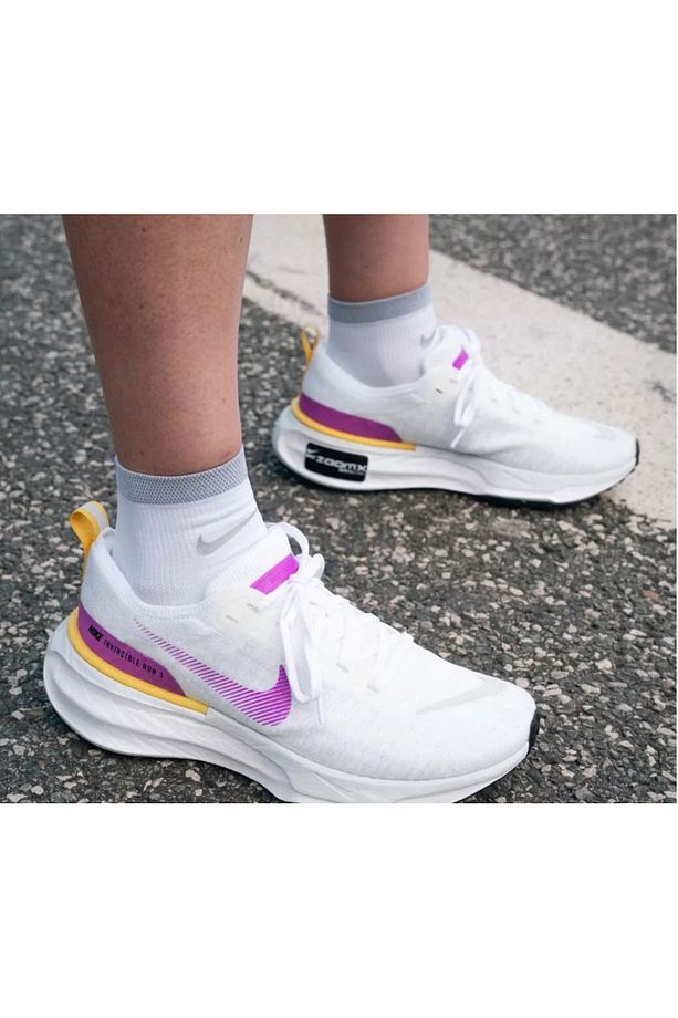 Zoomx Invincible Run Flyknit 3 Kadın Koşu Ayakkabısı - 1