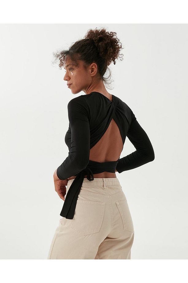 Siyah Uzun Kollu Sırt Dekolteli Drape Detaylı Crop Bluz - 5
