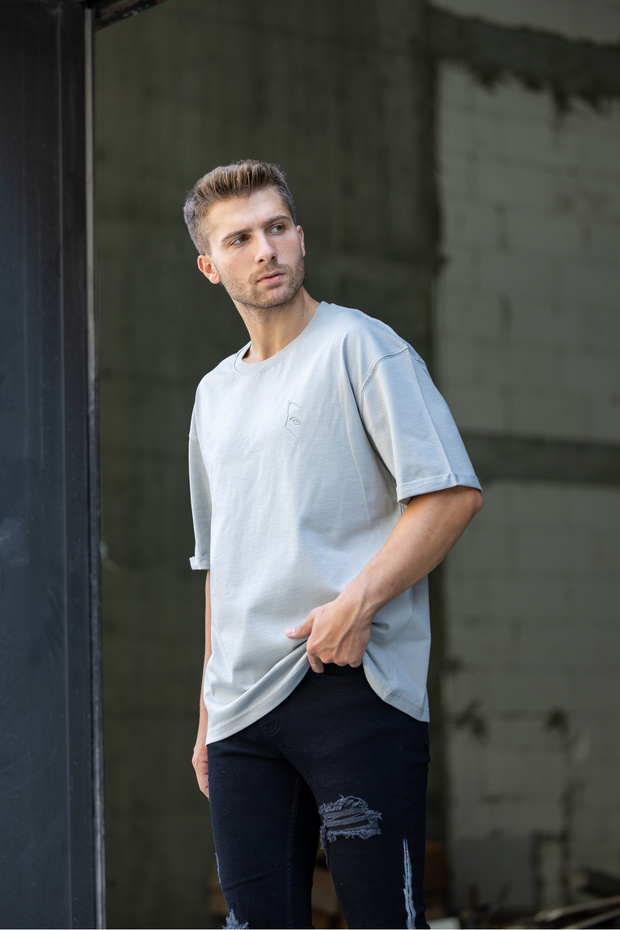 Ανδρικό γκρι μπλουζάκι Basic - Semi Owersize, Απλό εμπριμέ - 2