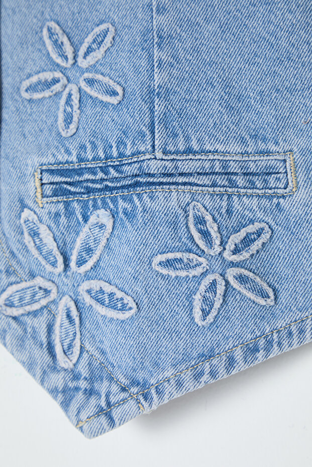 Açık Mavi Çiçek Nakışlı V Yaka Denim Yelek TWOSS25YE00003 - 8