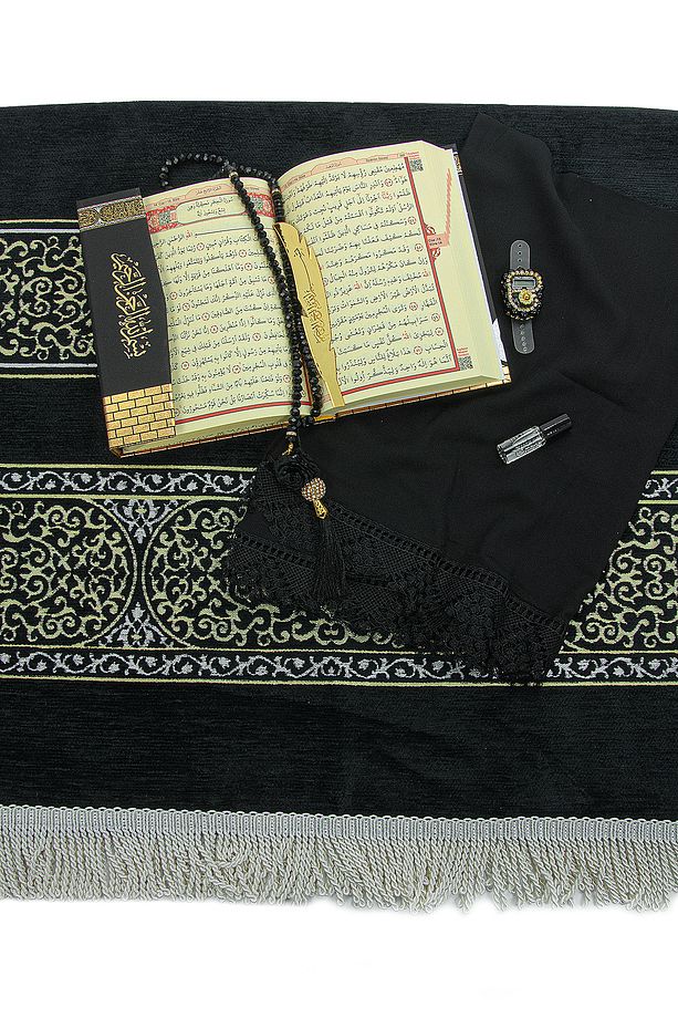 Hediyelik Kuran-ı Kerim, Eşarp, Tesbih ve Seccade Kabe Maketi Seti Siyah - 4