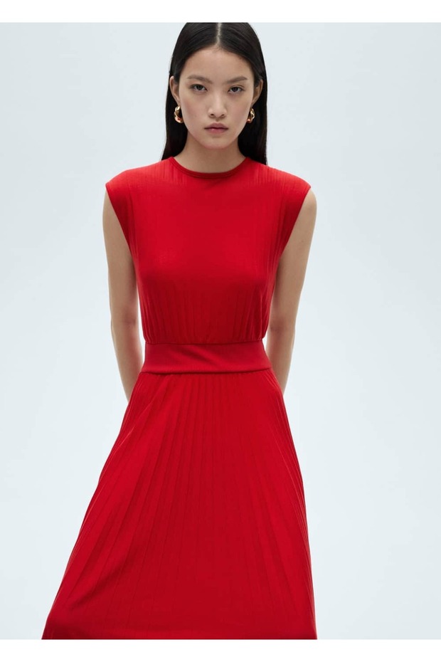 Dress with Elastic Pleated Waist