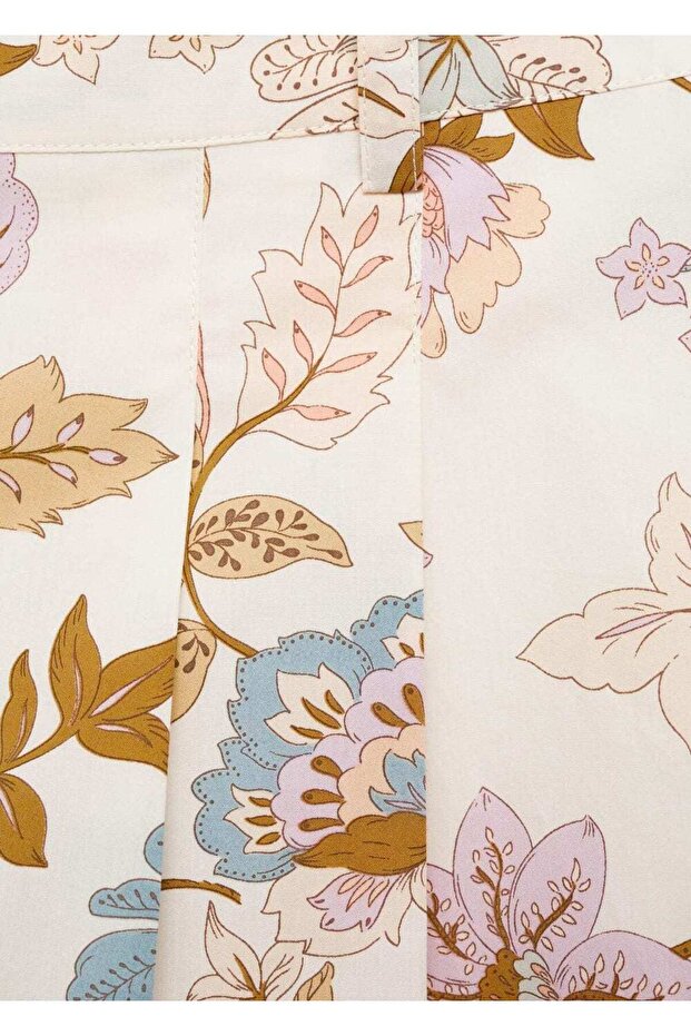 Çiçekli pensli şort - 5
