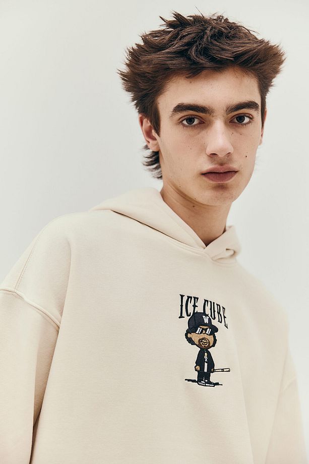 Oversized Fit Kapüşonlu ve Baskılı Üst - 2