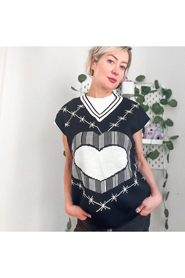 Heartbeat Black Heart Knitted Jumper