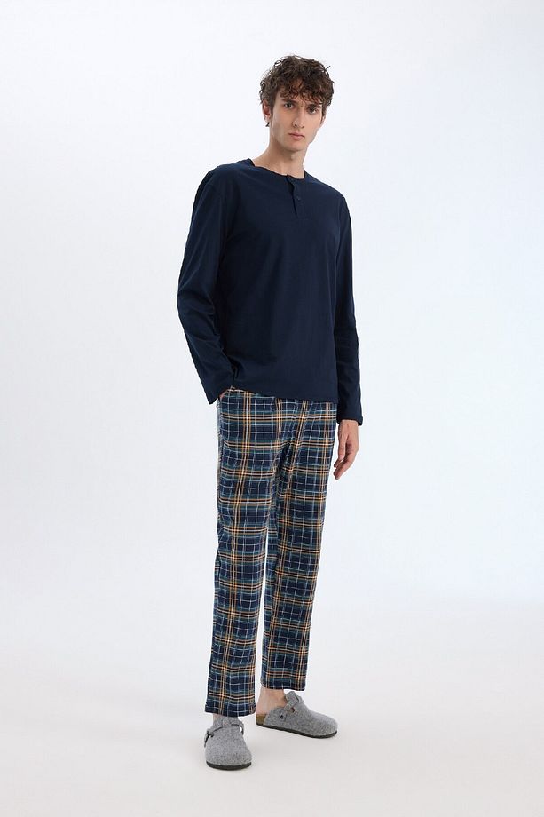 Regular Fit Uzun Kollu Bisiklet Yaka Pijama Üstü Kareli Esnek Belli Uzun Pijama Altı Takımı D8229AX2 - 1