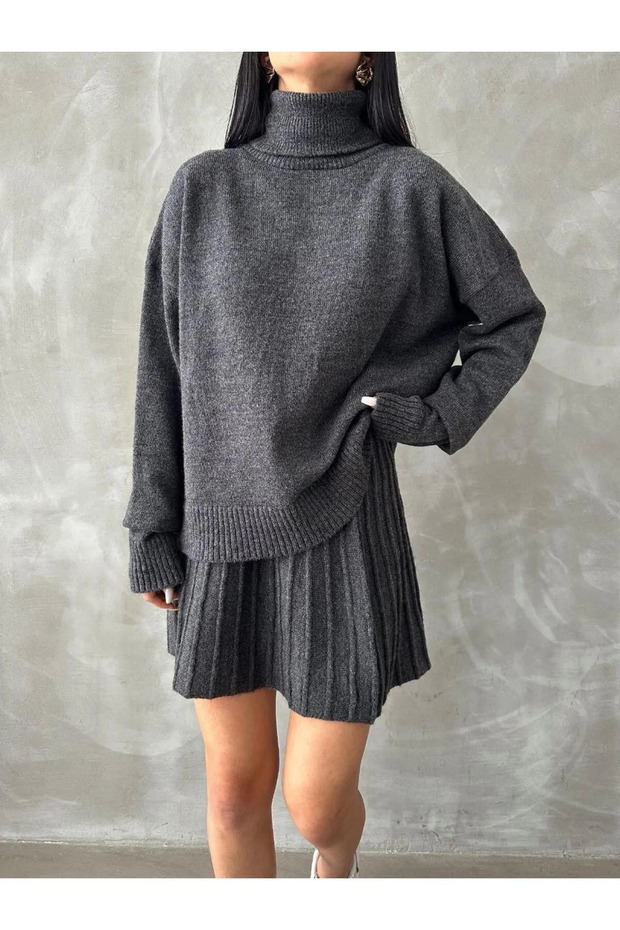 Women's High-Top Sweater Pleated Skirt Knitwear Set
