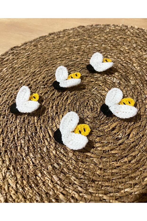 Knitted Bee Motif (Pack of 5)