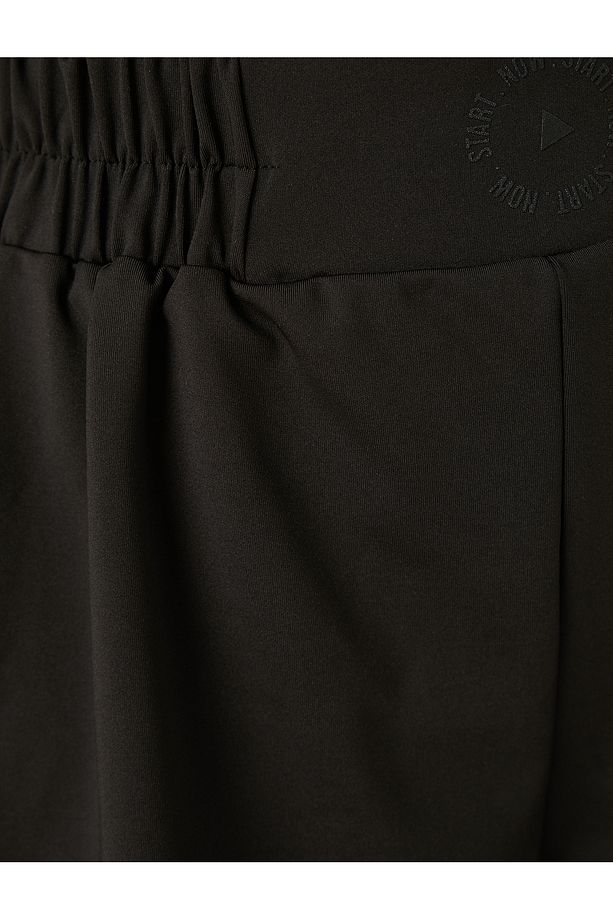 Beli Lastikli Kısa Spor Şort Minimal Baskılı - 6