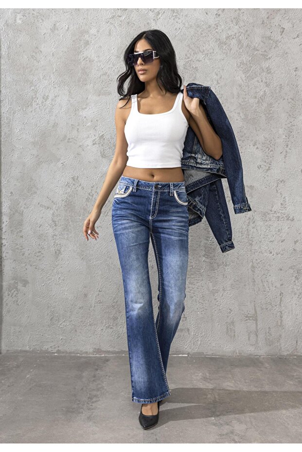 Wd514 Women's Jean Pants with Eye-Catching Pocket Details