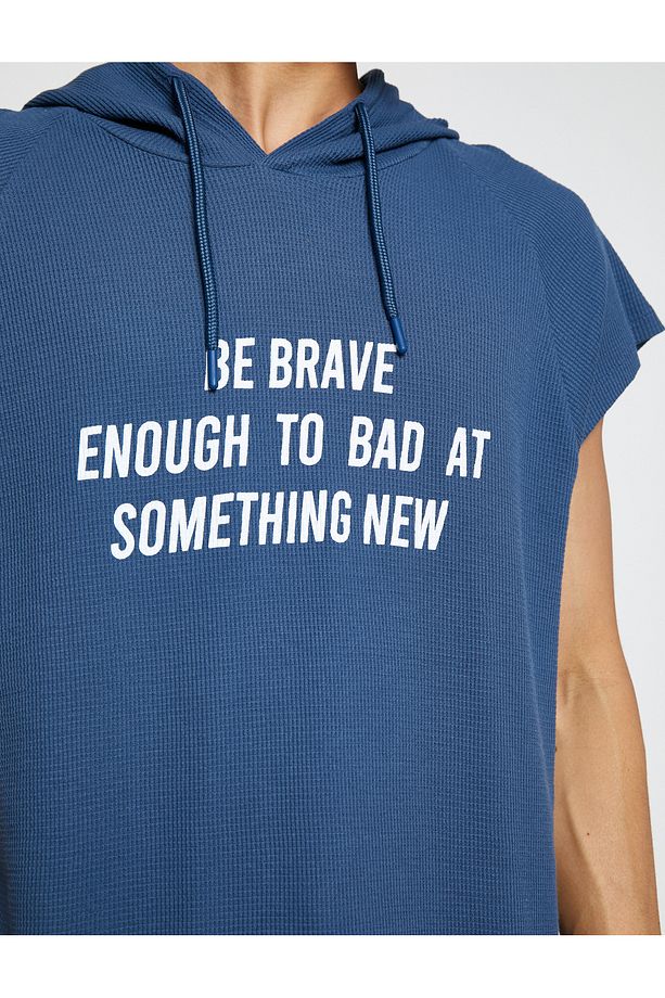 Basic Kapşonlu Spor Oversize Tişört Slogan Baskılı Kolsuz - 5
