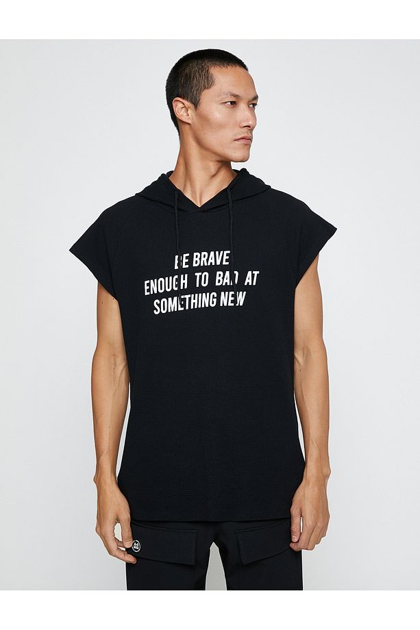 Basic Kapşonlu Spor Oversize Tişört Slogan Baskılı Kolsuz - 3
