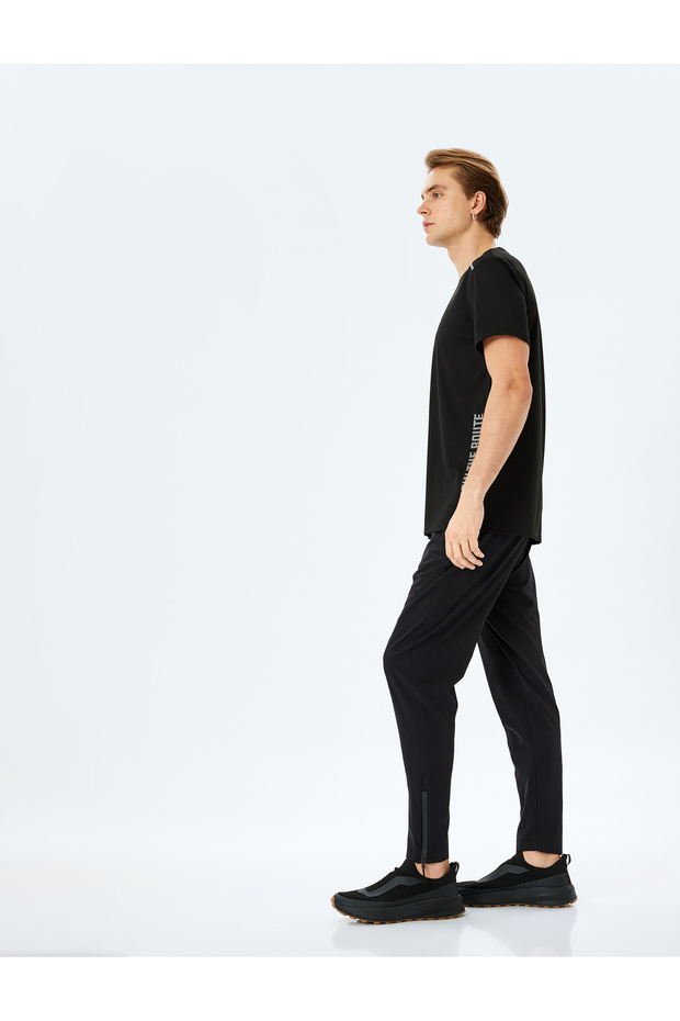 Jogger Sports Sweatpants with Zippered Pockets and Elastic Legs and Lace-Up Waist
