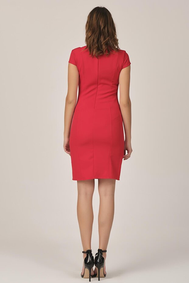 Gold Aksesuarlı Şık Ofis Elbise - 4