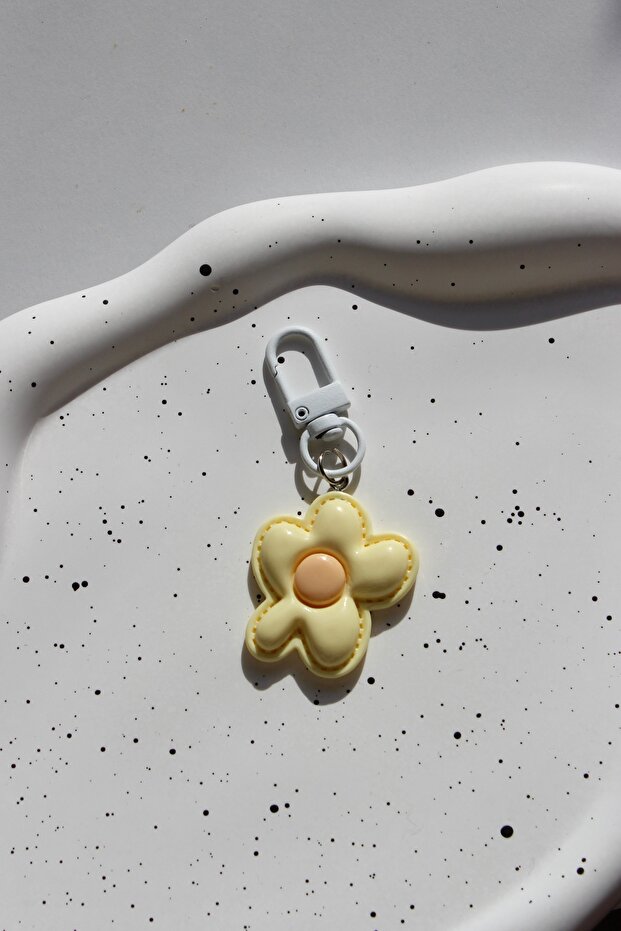 Minimal Colorful Flower Keychain Bag Accessory Charm - 1