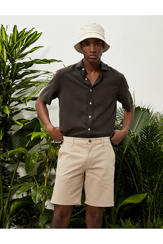 Basic Woven Shorts Buttoned Pocket Detailed - 2