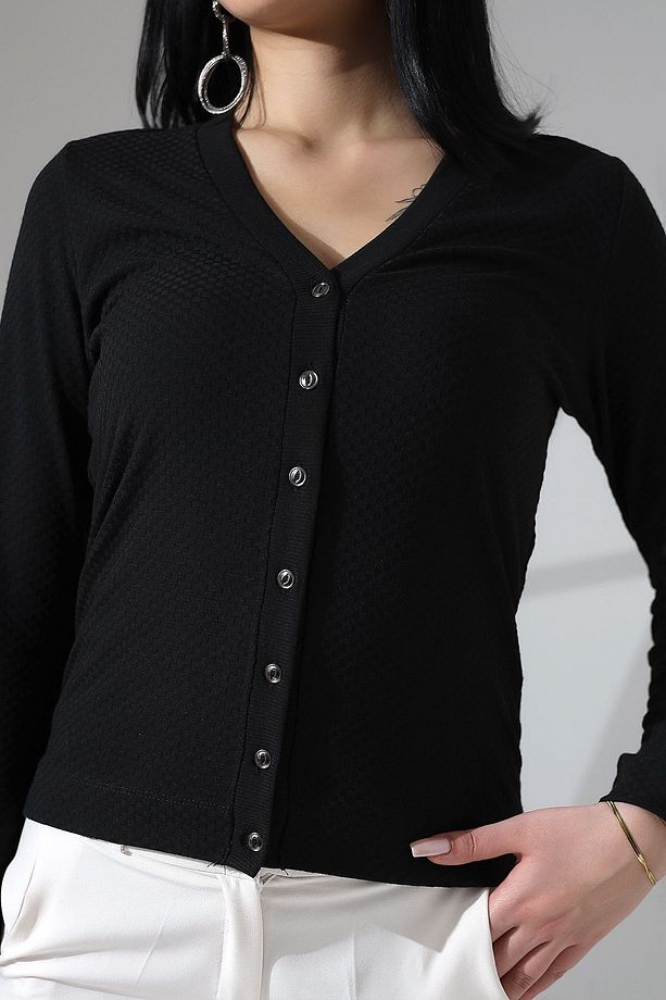 Korent Kadın Siyah Soft Touch Penye Basic Düğmeli Kare Jakarlı Kısa Hırka & Hırka - 3