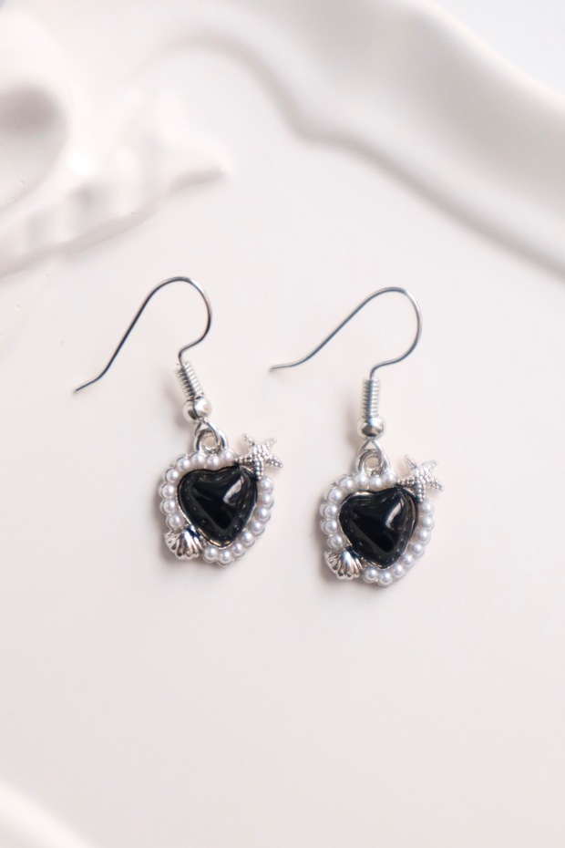 Black Heart Pearl Imported Earrings