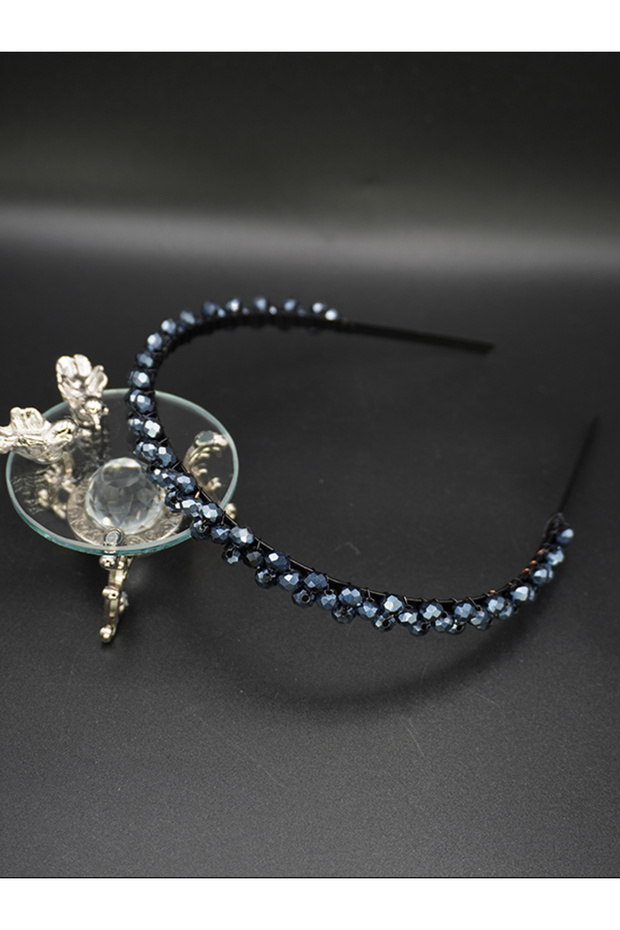 Elegant Single Crystal Crown - Suitable for Wedding and Engagement with Various Color Options