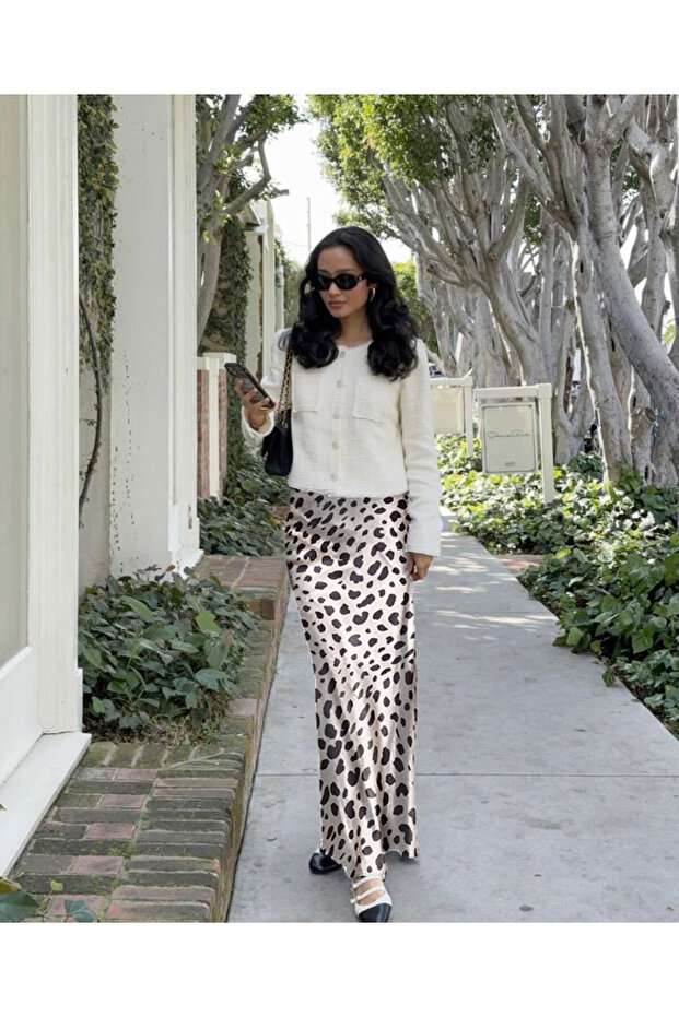 Leopard Pattern Lycra Satin Skirt Long Length Skirt Elastic Waist and Zippered Suitable for Hijab 100 cm
