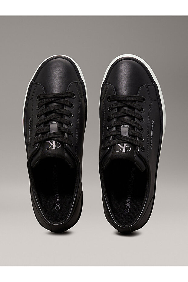 Bold Flatform Sneaker - 3