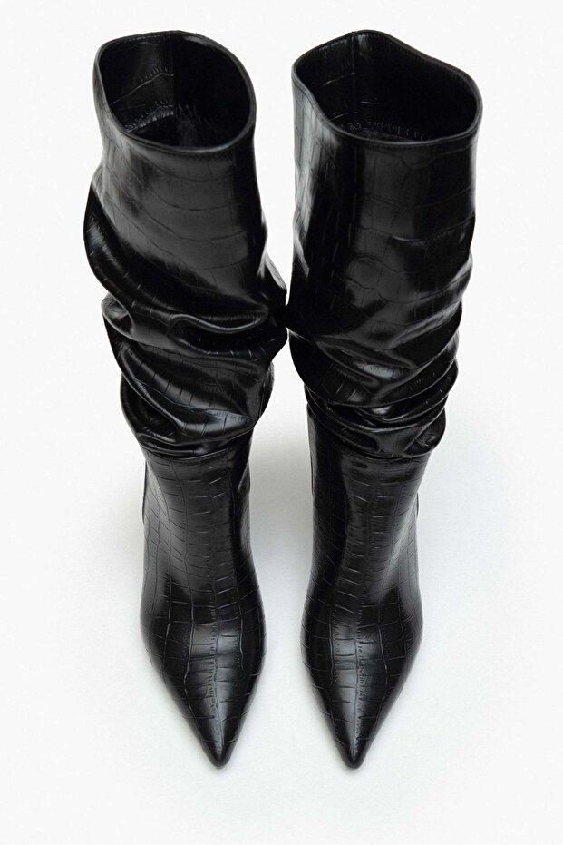 Janelle hegyes orrú fekete mintás, fújtatós női sarkú csizma - 5