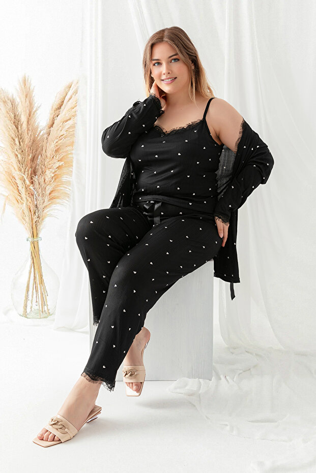 Siyah Kalp Desenli 3'lü Paket Bağlama ve Dantel Detaylı Örme Pijama Takımı TBBAW25AI00101 - 3