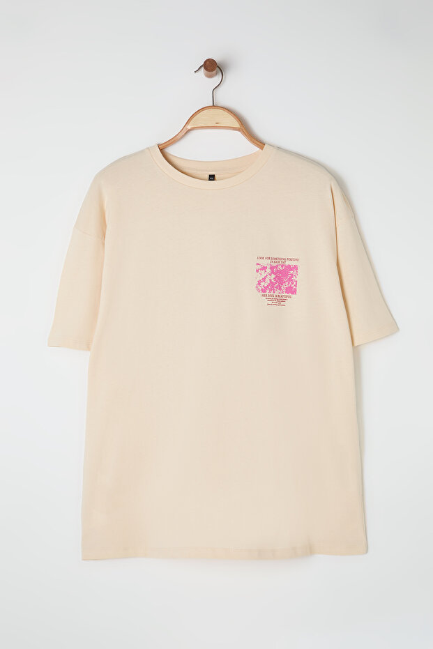 Bej Oversize Fit %100 Pamuk Ön ve Arka Baskılı Örme Büyük Beden T-Shirt TBBSS25BF00002 - 6