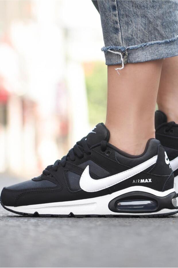 حذاء رياضي كاجوال للنساء باللون الأسود من Air Max Command