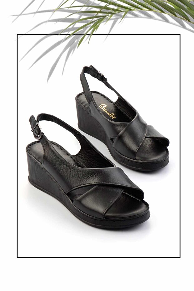 Black Leather Women's Wedge Heeled Shoes K05466057003
