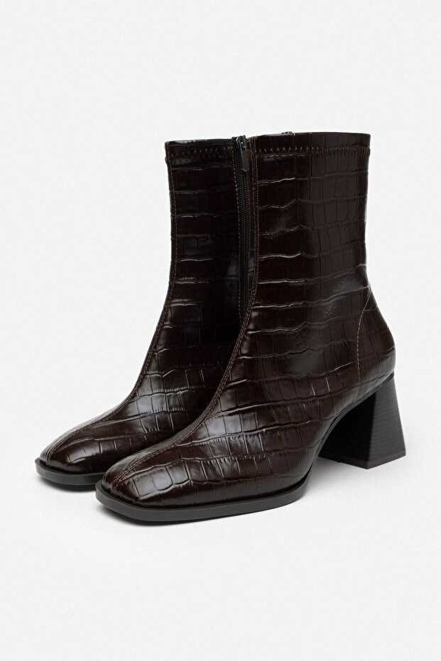 Dámské kozačky na podpatku s tupou špičkou v hnědém vzoru Salex - 6