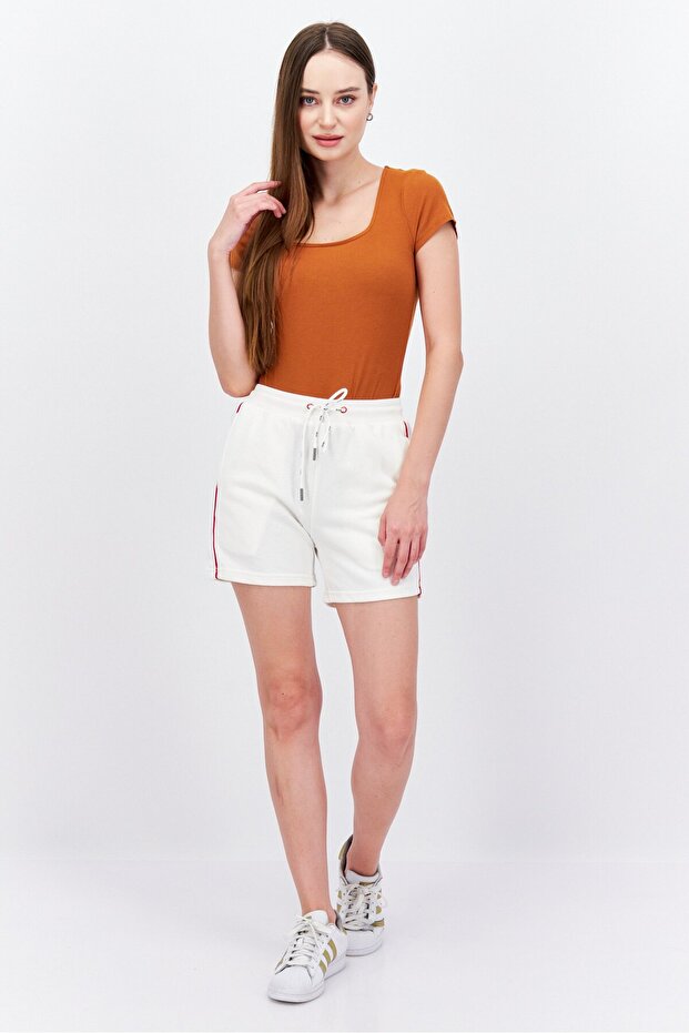 Women Heart Patch Side Pocket Drawstring Basic Shorts, Off White - 2