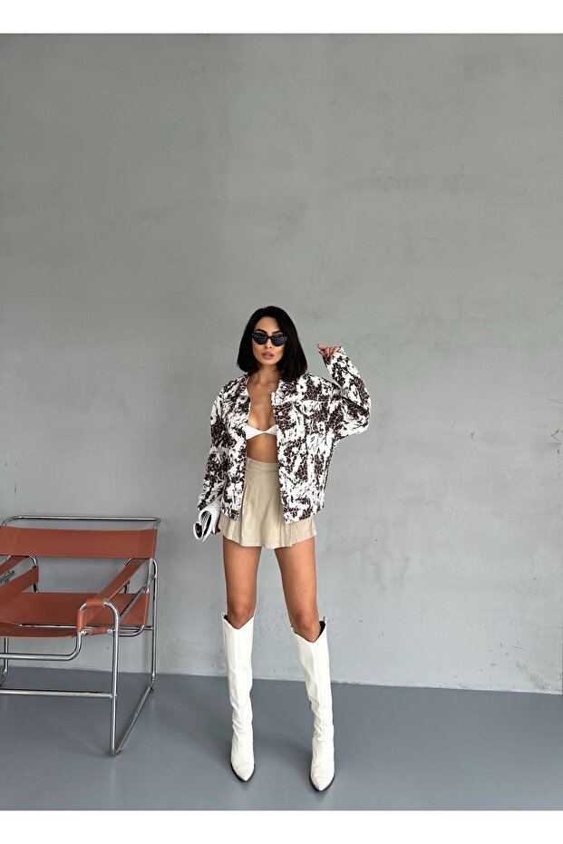 سترة ZEO الأساسية ليوبارد من قماش الدنيم باللون الأبيض والبني - 5