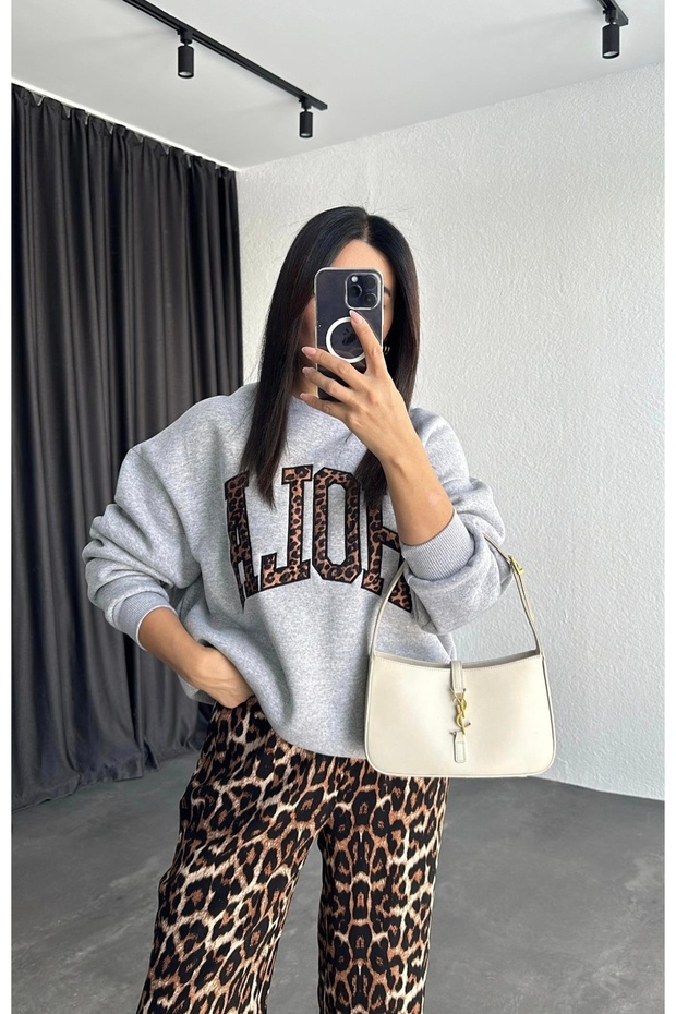 Three Thread Raised Hola Sweatshirt - 5