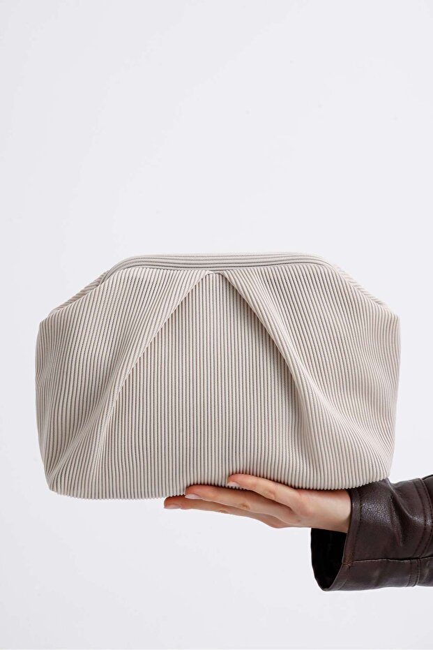 Women's Cream Pleated Clutch Handbag