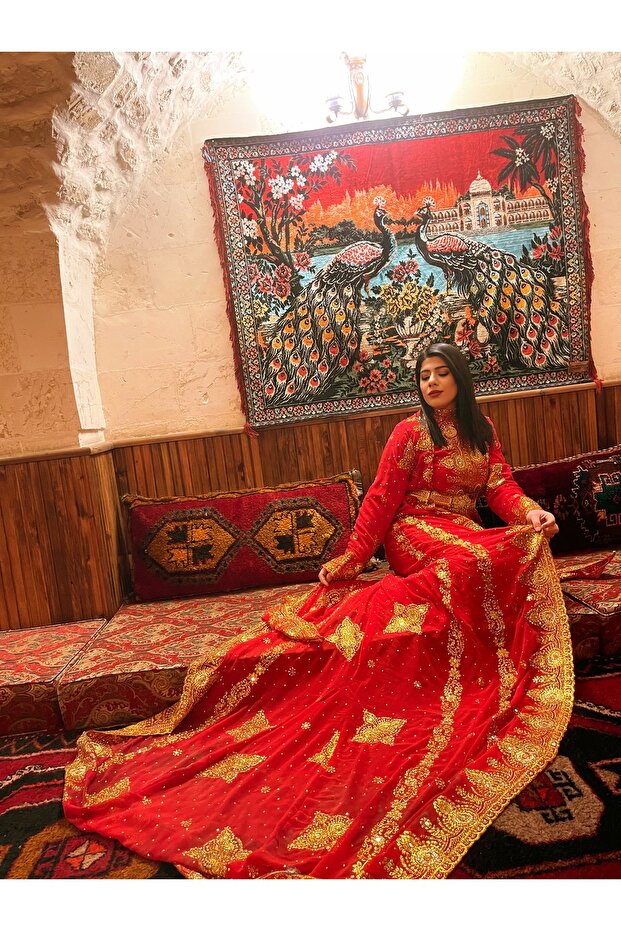 Kırmızı kaftan - 1