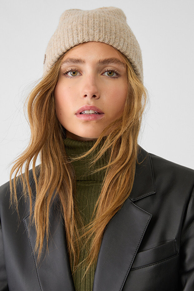 Plakalı Fitilli Bere - 2