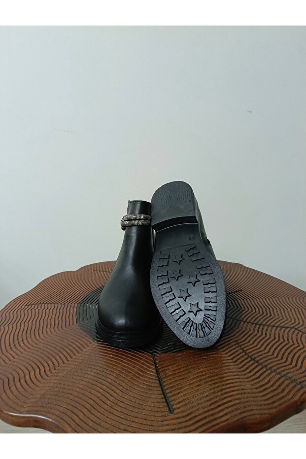 Kadın Botu - 1