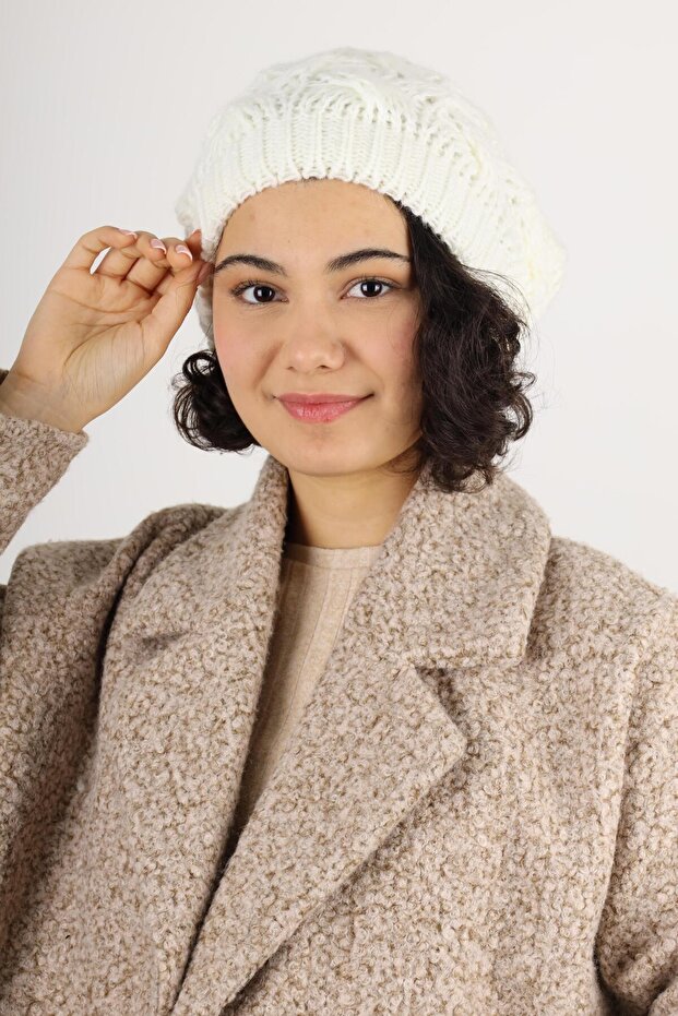 Kadın Kışlık Çift Kat Örme Beyaz Bere - 4