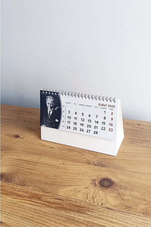 2025 Atatürk Masa Takvimi - 15 Yapraklı Piramit Takvim (14X22 CM) - 5