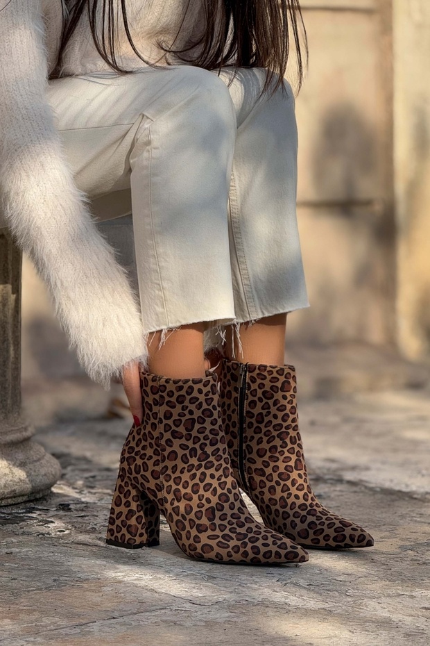 Aqua sárga fekete matt szatén cipzár részlet hegyes orrú női sarkú csizma - 5