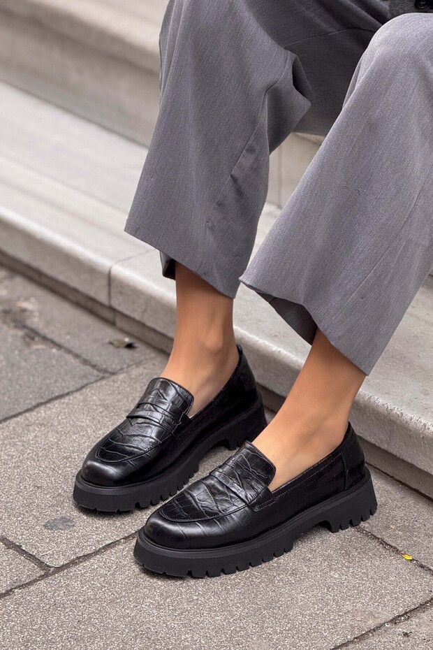 Queena fekete mintás valódi bőr vastag talpú női cipő - 3