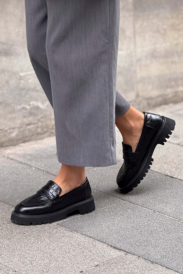 Queena fekete mintás valódi bőr vastag talpú női cipő - 2