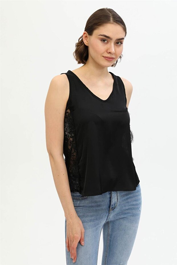 Yanı Dantelli Top - 3