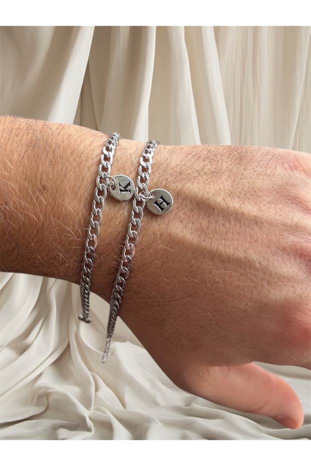 Letter Bracelet, Stainless Steel, Tarnish-Resistant, Perfect for Lovers and Friends.